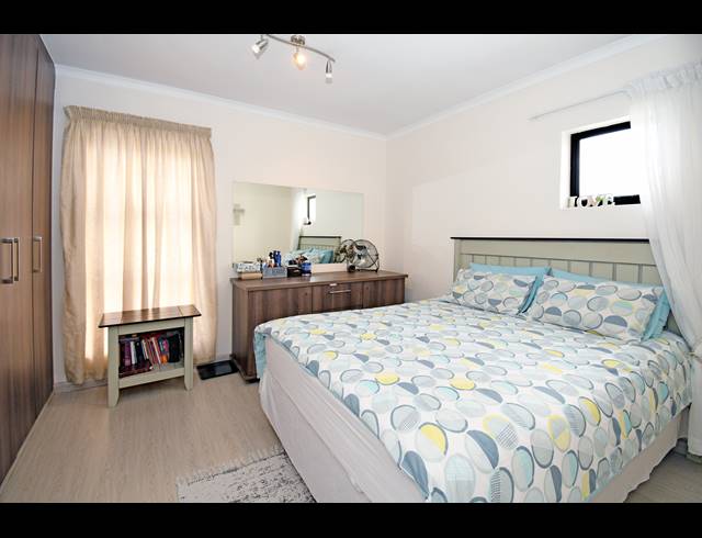 3 BEDROOM APARTMENT FOR SALE IN SUNNINGHILL